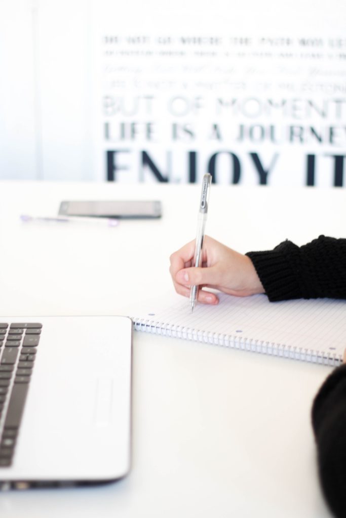 woman personalizing a linkedin message