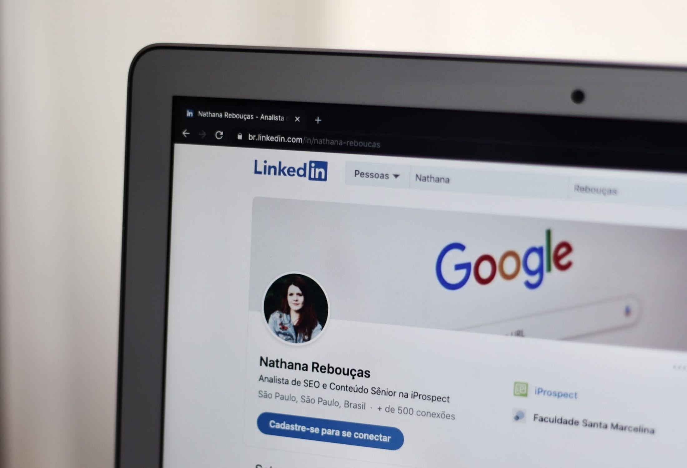 How to Pitch Prospects on LinkedIn
